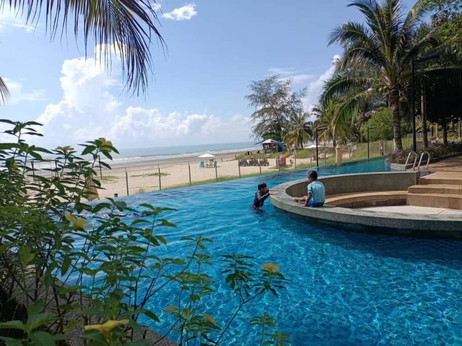 Timurbay Seafront Residence By Ozzy Azizi Kuantan Zewnętrze zdjęcie