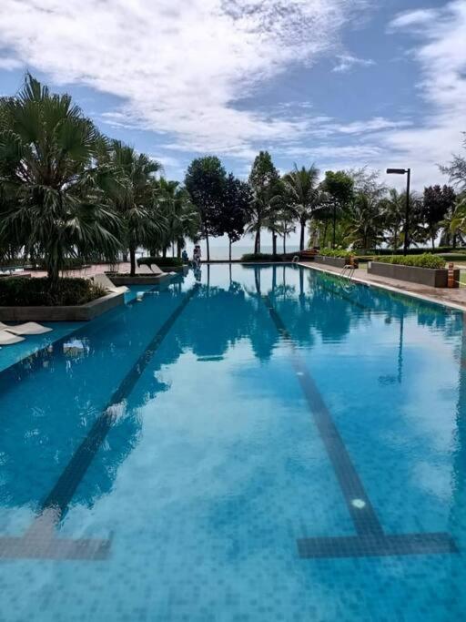 Timurbay Seafront Residence By Ozzy Azizi Kuantan Zewnętrze zdjęcie